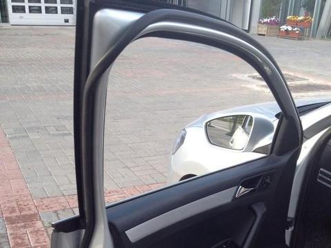 汽车密封胶条怎么保养？多久更换一次最好？听听老司机怎么说