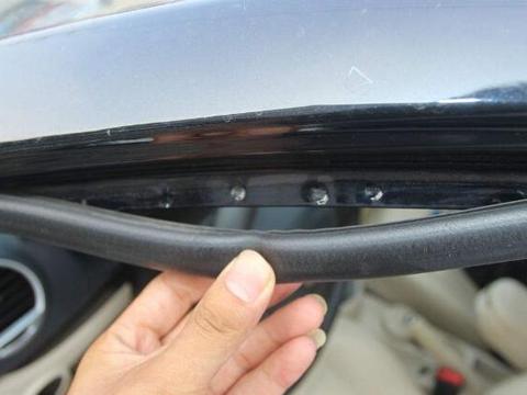 汽车密封胶条怎么保养？多久更换一次最好？听听老司机怎么说
