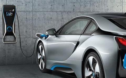 新能源汽车板块逆市上涨，后续发展动力强劲