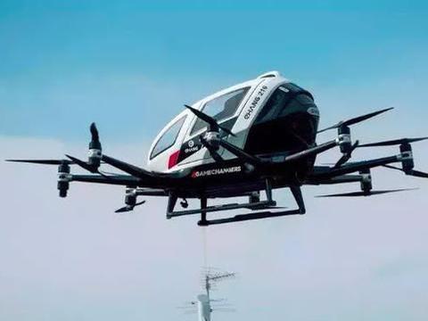 亿航无人驾驶电动飞机在美试飞成功