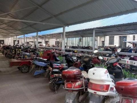 上下班通勤，电动车与摩托车哪个更省钱？算一笔账就知道