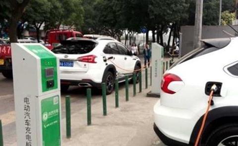 电动汽车“续航”遇到瓶颈？专家：无法打破电池技术的限制