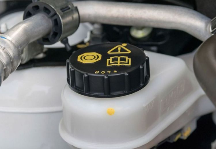 冬天了，不仅要更换机油，汽车这4个地方不管也是百搭！