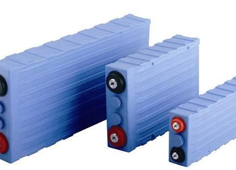 电动汽车充电速度慢且电池容量偏低，为何不普及换电站呢？