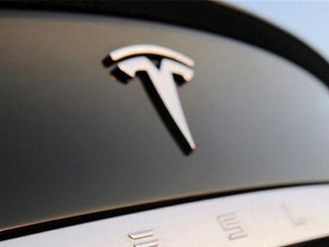 5年前买特斯拉的人，现在怎么样了？车主含泪诉苦：穿军大衣开车