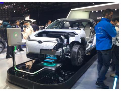 开一年纯电车能比燃油车省多少钱？老司机来给你算一笔账