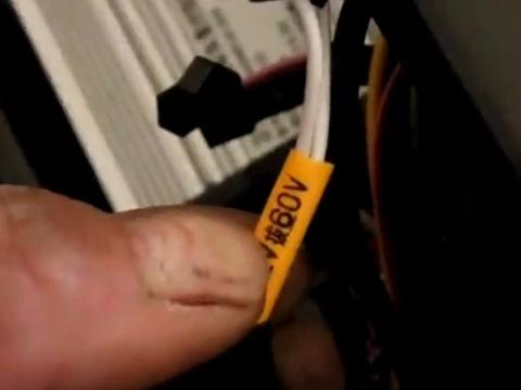 电动车有两个小插头，很多人忽略了，却有着很大的作用！