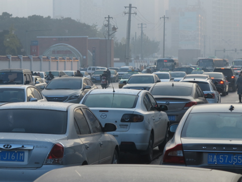 “最严限行”来了，国四车上路要遭扣？车主：好好的车卖废铁？