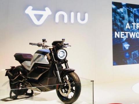 新日MIKU 50米加速4秒，小牛RQi极速达到160km/h，谁动力更强