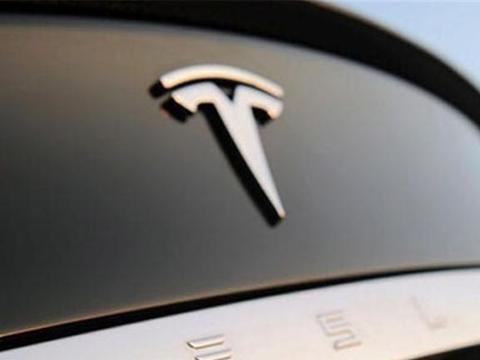 5年前买特斯拉的人，现在怎么样了？车主含泪诉苦：穿军大衣开车