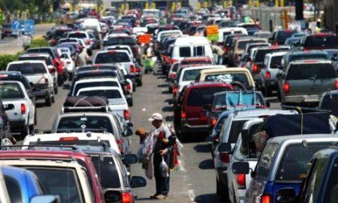 这种车越堵越省油！究竟是什么技术让它百公里油耗才4.7L?