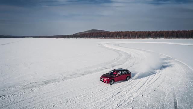 零下30°,一键冷启动、蛇形绕桩、冰雪圆环、冰雪越野...
