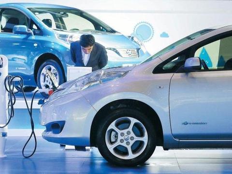 为什么电动车迟迟不能取代燃油车，专家说的这几点，句句扎心