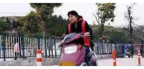 电动车收费标准晒出，老司机吐槽：“大材小用”，吃不消