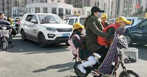 新国标实行后，电动车变化巨大，车主：压力不减，反增麻烦