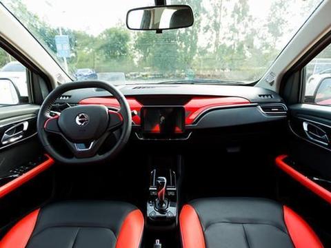 纠结了半年，终于选择了易至EV3，开了3个月后