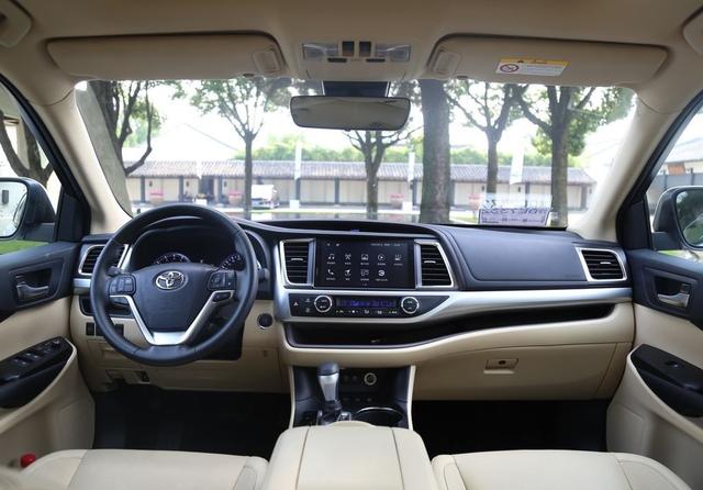 30万买四驱中型SUV,这几款颜值高/有品位,开回家面子十足