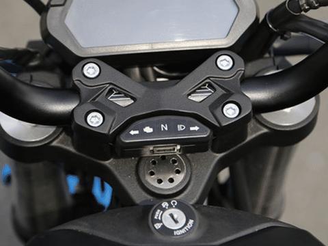 又一款运动街车！200CC引擎+液晶仪表，车重139公斤，售价1.12万