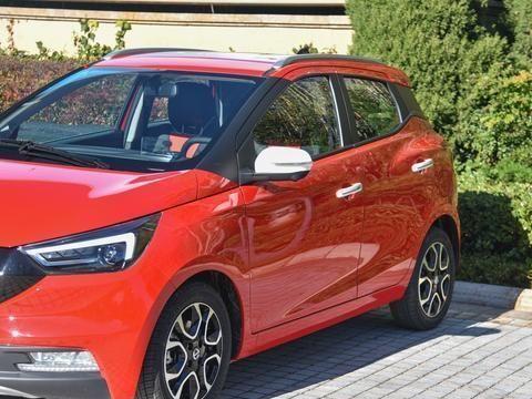 这才是经济型的家用车，跑100公里仅6块钱，易至EV3只卖6万多