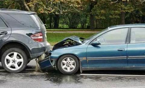 汽车商业险，哪些不用买，哪些打死也要买？懂球皇详解