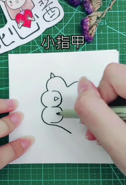 美术生简笔画猫爪,比心的动作超可爱,网友:卡哇伊,抱走了