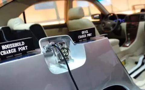 首批新能源汽车“退役潮”来了！退役电池达20万吨