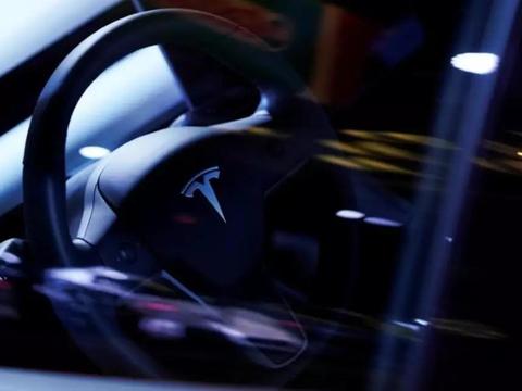 50万辆特斯拉或将被召回，突然意外加速