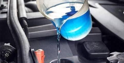 玻璃水的小秘密！你真的会添加玻璃水？搞不好会让发动机受伤！