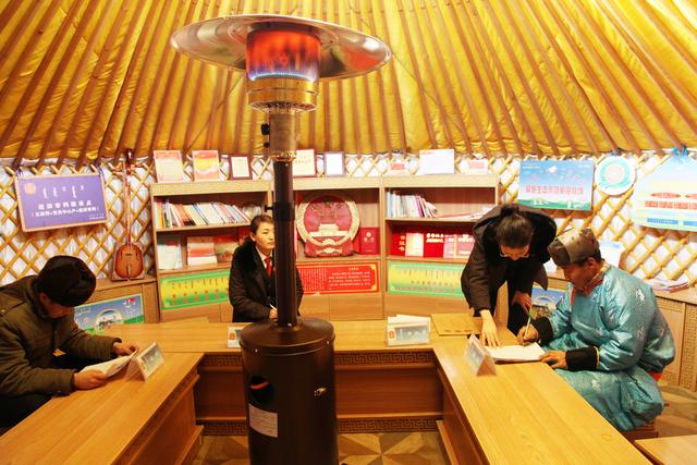 苏尼特左旗人民法院：党建引领法徽红 边疆巡回开新篇