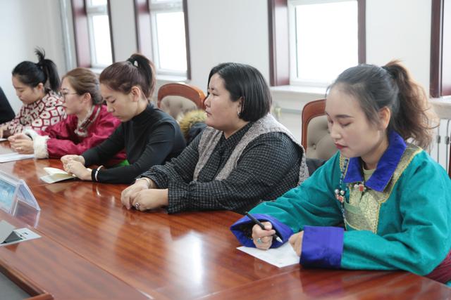 苏尼特左旗人民法院：党建引领法徽红 边疆巡回开新篇