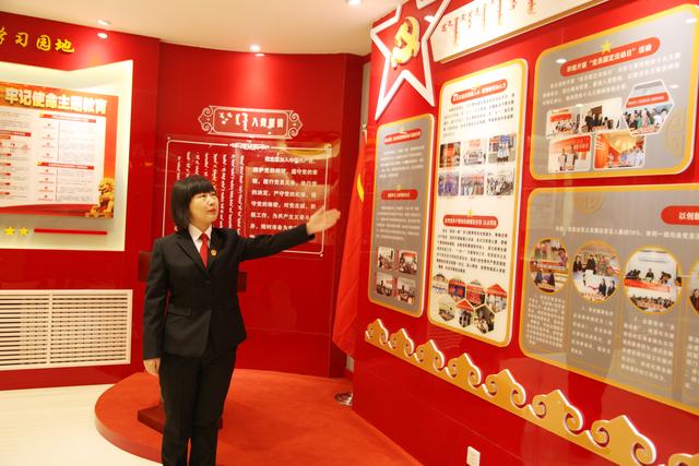 苏尼特左旗人民法院：党建引领法徽红 边疆巡回开新篇