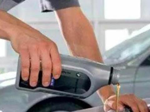 如果一辆汽车从买回来只换机油从不保养，最终会发生什么？