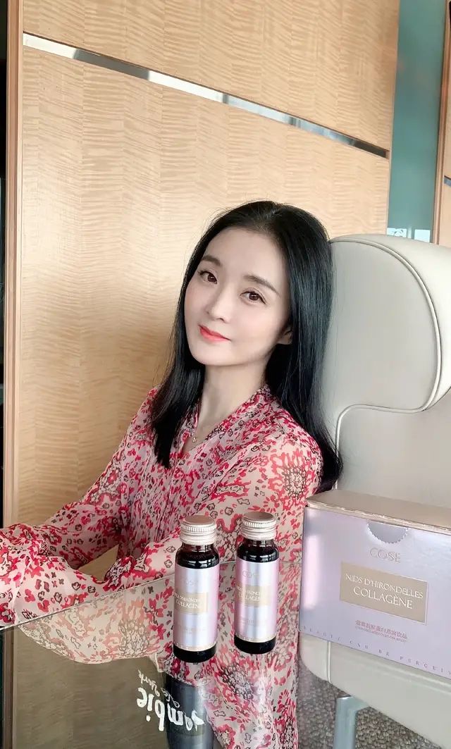 王艳哪里像豪门太太,穿的衣服除了是老年款,就是显腰粗臀大!
