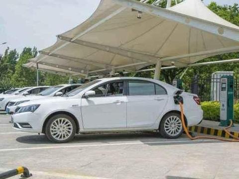 一场春运揭开新能源“遮羞布”，多辆汽车高速抛锚