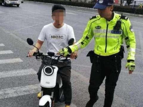 电动车脚蹬子有啥用？车主纷纷呼吁取消，专家表示为了大家好