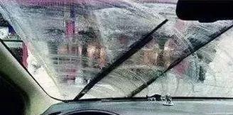 雨刷器刮不干净了怎么办？教你一招轻松解决