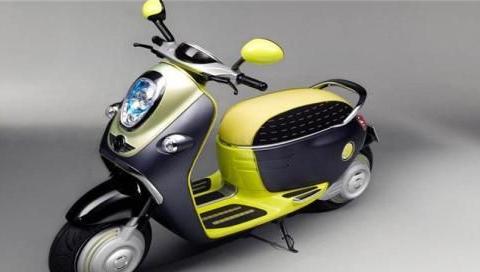 电动汽车多久换一次电瓶，换的电瓶相当于多少升汽油？