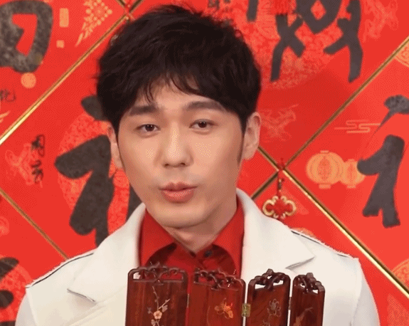 央视镜头区分明星的真实颜值,淡化毛孔护肤法让你抗住镜头!