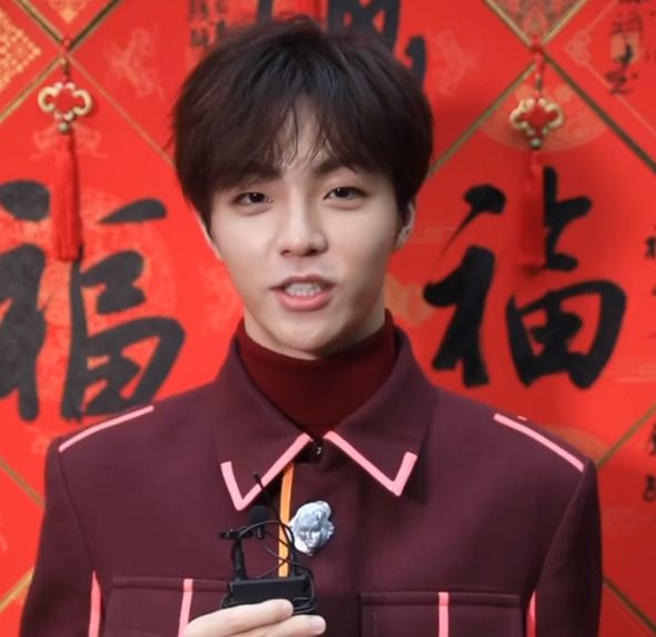 央视镜头区分明星的真实颜值,淡化毛孔护肤法让你抗住镜头!