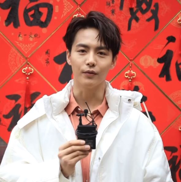 央视镜头区分明星的真实颜值,淡化毛孔护肤法让你抗住镜头!