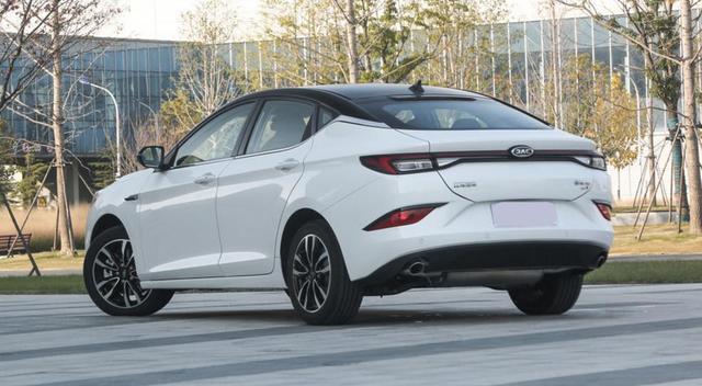 3款国产紧凑型轿车有优惠,最低4.99万,还要买合资车?