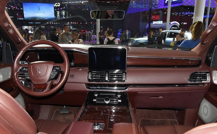 回顾:2019豪华SUV,有旗舰也有“残暴”