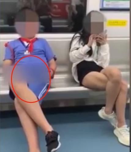日本小学生女团出道,平均年龄12岁,穿比基尼轮流走秀引发争议