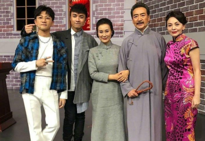 赵薇有朋古巨基19年后再同框!依萍书桓还是老样子