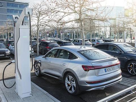 看奥迪这项电动车新举措，欧洲人感到高兴，我们看了则觉得落后？