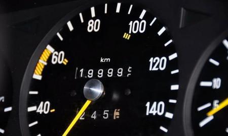 机油1万公里更换一次？老司机：这是在毁车，发动机早晚报废