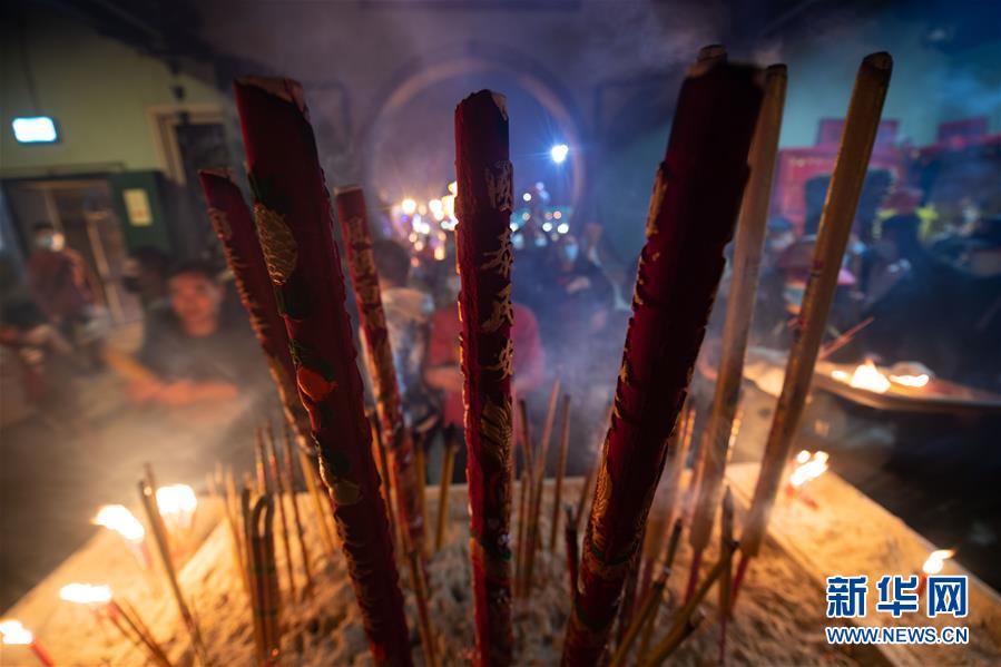 澳门市民农历新年上香祈福