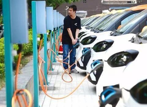 专家：不建议增加新能源汽车续航！网友：终于说了句大实话