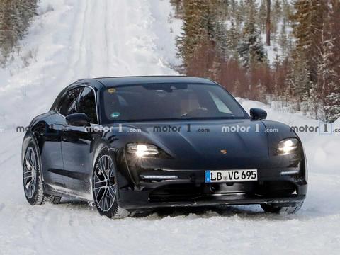 保时捷纯电豪华轿车Taycan旅行版谍照曝光，雪中漂移