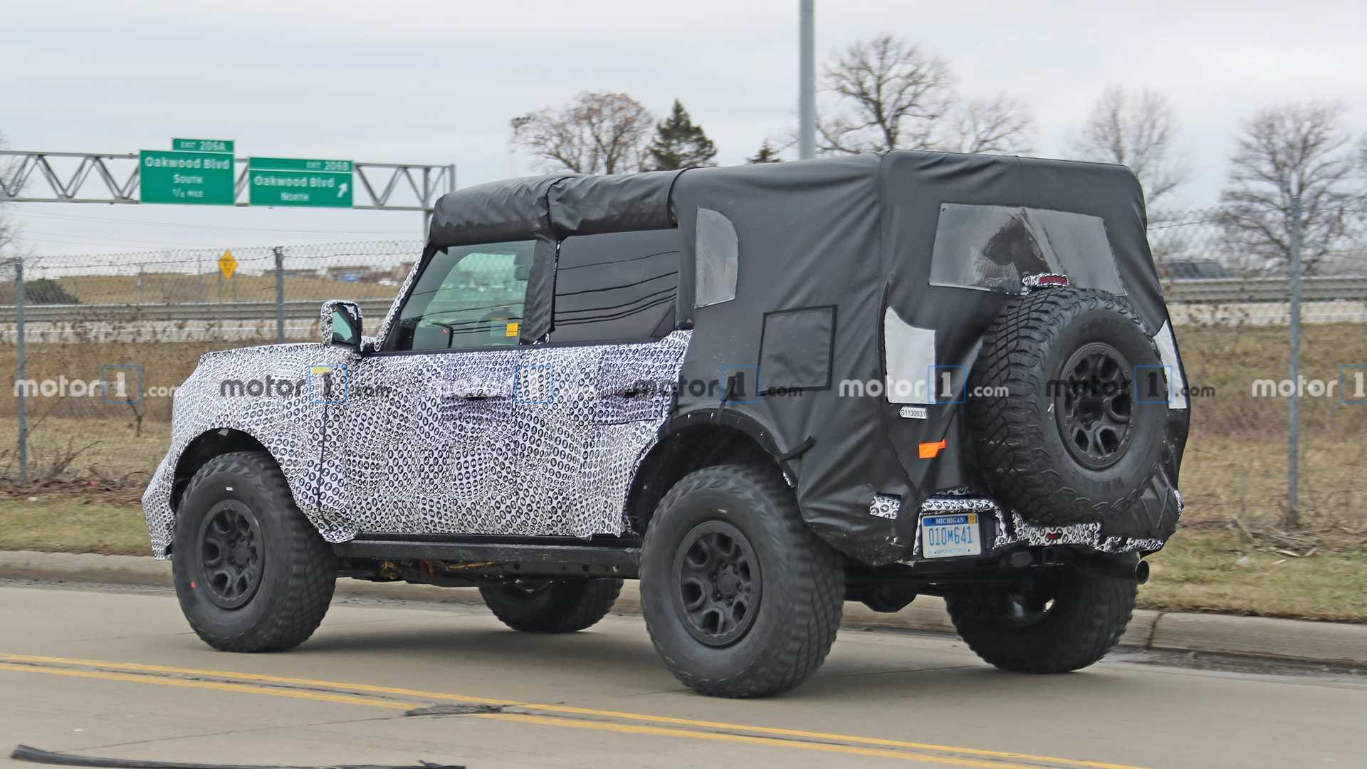 福特专业级越野SUV曝光,竞争Jeep牧马人,丰田普拉多